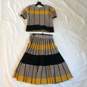 Worn once Story Cotten pleated skirt.